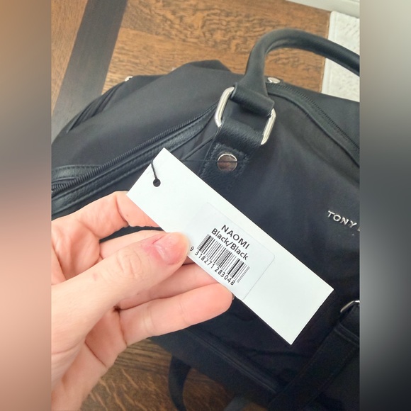 TONY BIANCO Naomi Black Duffle Over Night Travel Bag Large BRAND NEW - Picture 15 of 16